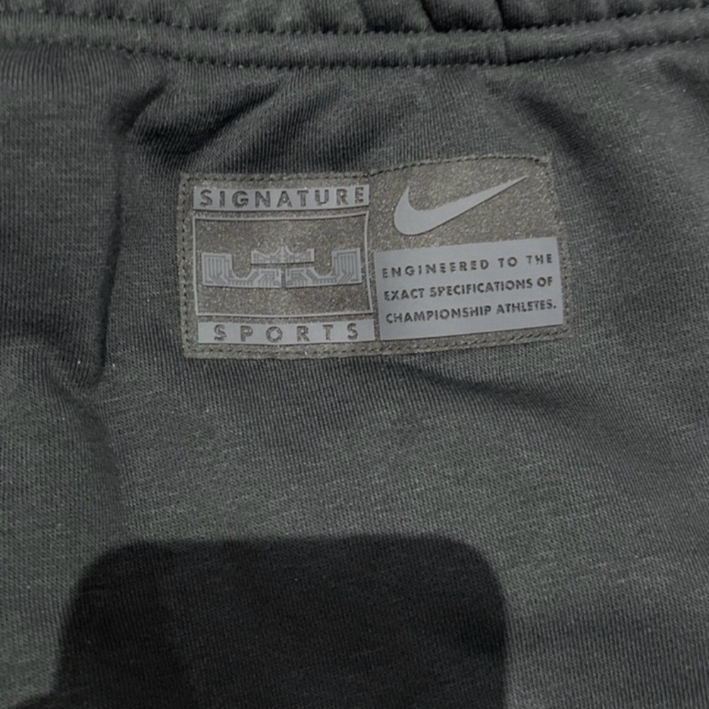 🔥 Nike LeBron Standard Issue Therma-FIT Tearaway Trousers – XL – Black – NWT - Picture 6 of 7